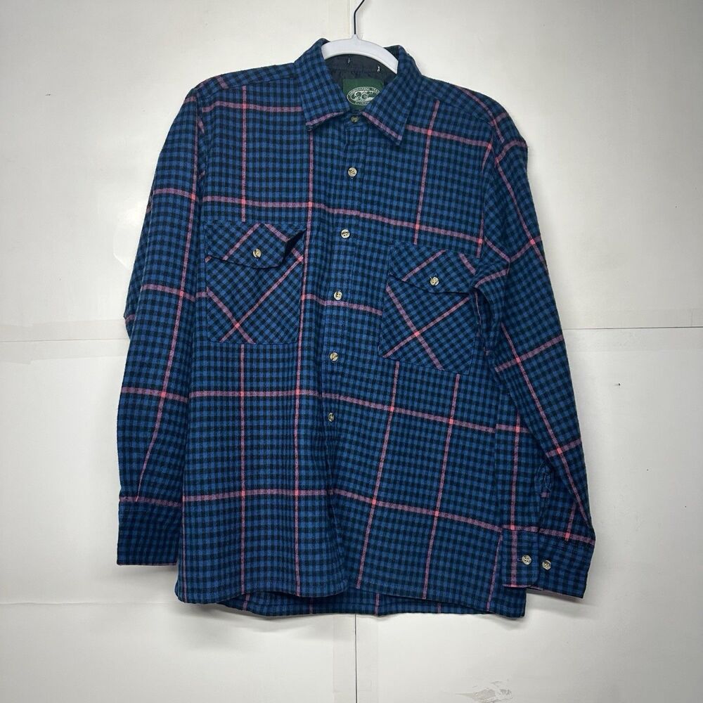 Susquehanna Trail Outfitters Men’s Medium Blue Plaid Flannel Button-Up Shirt
